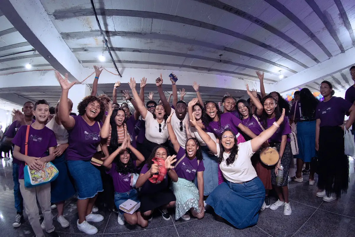 Adolescentes reunidos no Congresso DEPAD